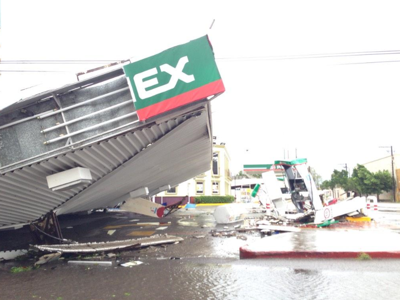 Cabo weather - Odile hits La Paz